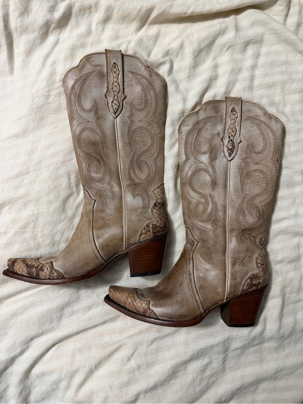 IDYLLWIND WOMEN'S SANDED SKY WESTERN BOOTS - SNIP TOE - Picture 4 of 8